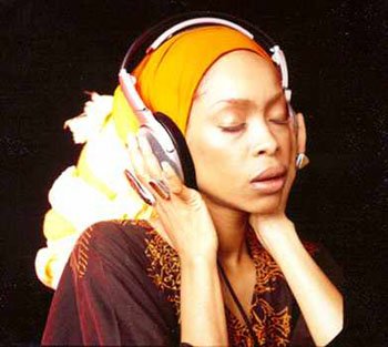 erykahbadu008.jpg